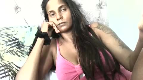 Snapshot of indianjasmin chatting on 10/23/25, 07:51 priya online show from 10/23/25, 07:51