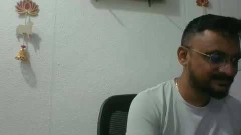 Indian lover online show from 10/27/25, 05:11