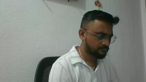 Indian lover online show from 10/30/25, 04:47