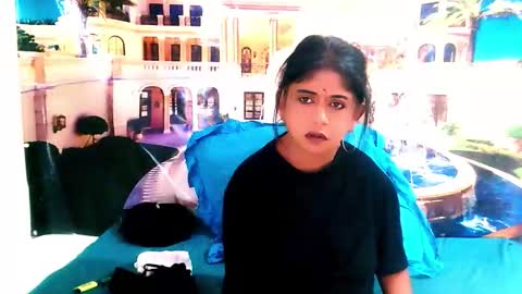 Mika online show from 12/15/25, 05:01