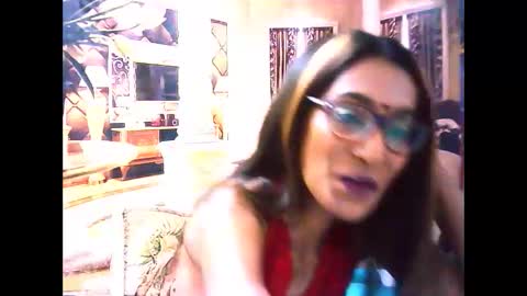 Snapshot of indianrebel4u2luv chatting on 10/24/25, 05:48 indianrebel4u2luv online show from 10/24/25, 05:48