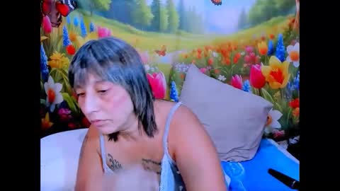 indianroxy27 online show from 05/19/26, 06:03