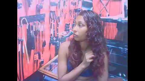 Snapshot of indiansexybutt4u2luv chatting on 01/16/26, 06:50 indiansexybutt4u2luv online show from 01/16/26, 06:50