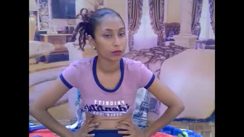 Snapshot of indiansexybutt4u2luv chatting on 02/19/26, 06:53 indiansexybutt4u2luv online show from 02/19/26, 06:53