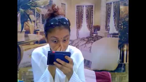Snapshot of indiansexybutt4u2luv chatting on 03/17/26, 05:33 indiansexybutt4u2luv online show from 03/17/26, 05:33