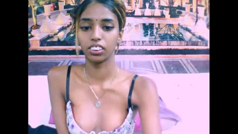 indiansexyslender4u2luv online show from 01/12/25, 05:56