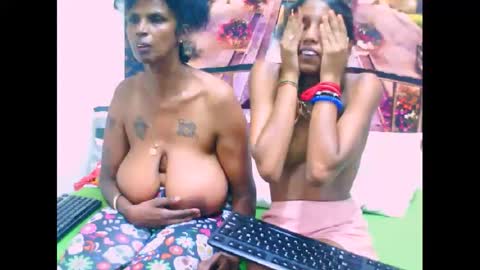 indiansexyslender4u2luv online show from 01/25/25, 12:47