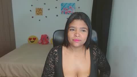 Snapshot of indica_18 chatting on 11/29/25, 03:15 Aleja vallejo online show from 11/29/25, 03:15