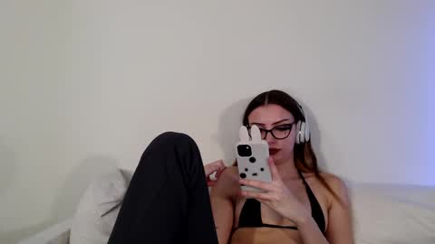 Indigo Elle online show from 10/18/25, 06:30