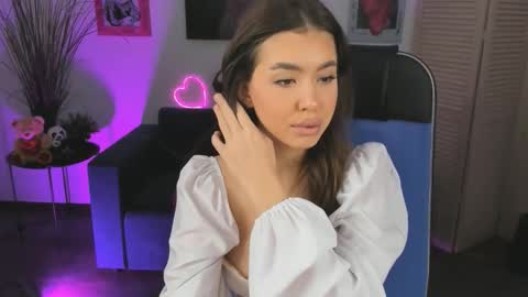 Snapshot of indigofaerly chatting on 11/22/25, 04:55 INDIGO online show from 11/22/25, 04:55