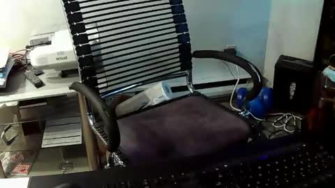 Snapshot of indigolvr chatting on 12/21/25, 01:57 BroLOU online show from 12/21/25, 01:57