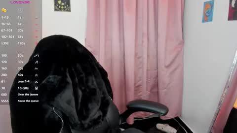 Snapshot of indra_cam chatting on 10/25/25, 05:59 Diana online show from 10/25/25, 05:59