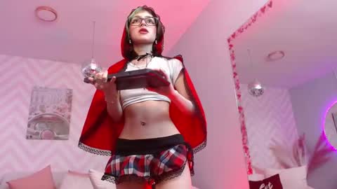 Snapshot of indy_moore chatting on 12/16/25, 01:49 INDY online show from 12/16/25, 01:49