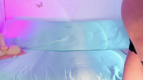 Luna  online show from 06/05/26, 01:23