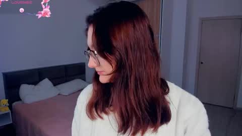 Kira online show from 09/15/25, 04:01