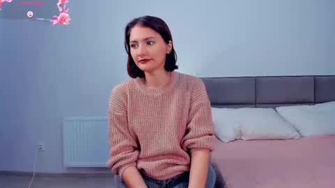 Snapshot of inellcanty chatting on 09/24/25, 04:16 Kira online show from 09/24/25, 04:16