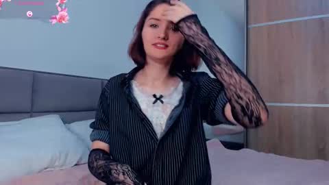 Snapshot of inellcanty chatting on 10/06/25, 04:10 Kira online show from 10/06/25, 04:10