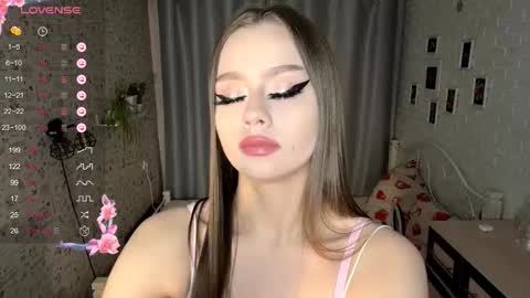 Snapshot of infinitina chatting on 09/21/25, 09:49 Keily online show from 09/21/25, 09:49