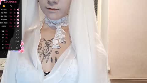 Snapshot of infinitina chatting on 10/31/25, 04:19 Keily online show from 10/31/25, 04:19