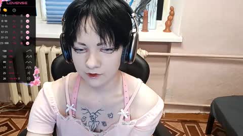 Snapshot of infinitina chatting on 11/02/25, 01:02 Keily online show from 11/02/25, 01:02