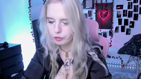 Snapshot of ingannamorte18 chatting on 10/27/25, 04:22 Roki online show from 10/27/25, 04:22