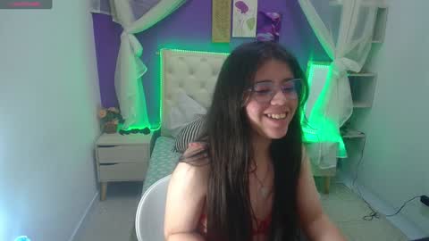 Ingrid petite online show from 12/12/24, 11:03