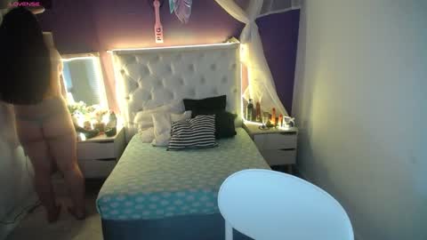 Ingrid petite online show from 01/23/25, 10:54