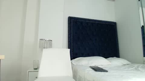 Snapshot of ingrid_rodriguezz chatting on 10/24/25, 04:31 Ingrid online show from 10/24/25, 04:31