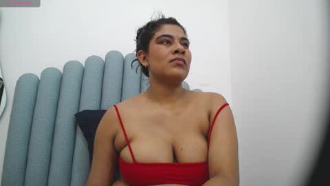 Snapshot of iniyalaboni chatting on 02/20/25, 08:36 Iniya online show from 02/20/25, 08:36