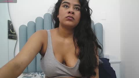 Snapshot of iniyalaboni chatting on 03/02/25, 03:59 Iniya online show from 03/02/25, 03:59