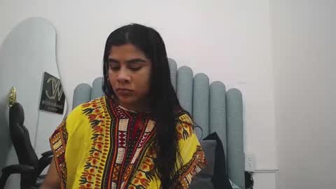Snapshot of iniyalaboni chatting on 03/04/25, 12:44 Iniya online show from 03/04/25, 12:44