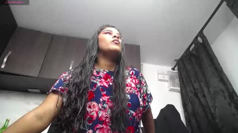 Snapshot of iniyalaboni chatting on 09/08/25, 07:57 Iniya online show from 09/08/25, 07:57