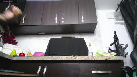 Snapshot of iniyalaboni chatting on 09/25/25, 08:01 Iniya online show from 09/25/25, 08:01