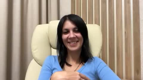 Snapshot of injaathome chatting on 10/23/25, 07:12 InjaAtHome online show from 10/23/25, 07:12