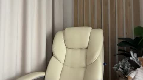 Snapshot of injaathome chatting on 02/19/26, 07:54 InjaAtHome online show from 02/19/26, 07:54