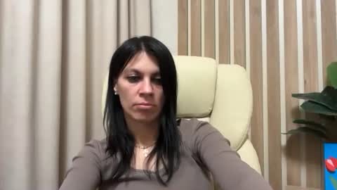 Snapshot of injaathome chatting on 04/19/26, 06:10 InjaAtHome online show from 04/19/26, 06:10