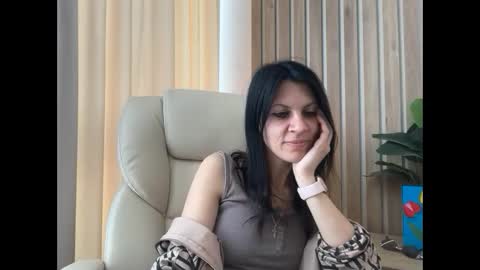 Snapshot of injaathome chatting on 05/15/26, 07:15 InjaAtHome online show from 05/15/26, 07:15
