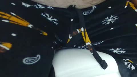 Snapshot of injmolder2 chatting on 01/06/26, 12:31 Hanging Out online show from 01/06/26, 12:31