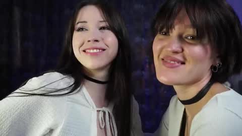 Luna and Dior online show from 09/14/25, 04:33