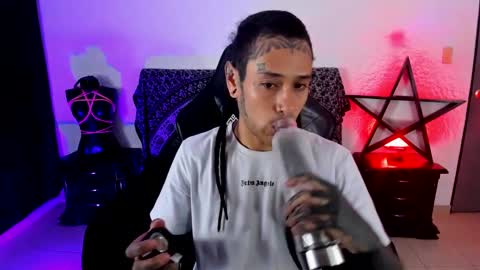 Snapshot of ink_u_buzz chatting on 01/23/25, 01:08 Dani  online show from 01/23/25, 01:08