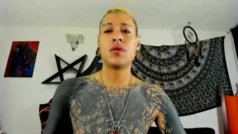 Snapshot of ink_u_buzz chatting on 10/02/25, 11:39 Dani  online show from 10/02/25, 11:39