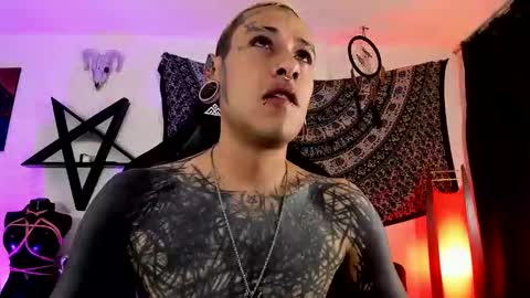 Snapshot of ink_u_buzz chatting on 10/05/25, 05:06 Dani  online show from 10/05/25, 05:06