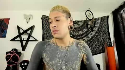 Snapshot of ink_u_buzz chatting on 10/05/25, 06:50 Dani  online show from 10/05/25, 06:50