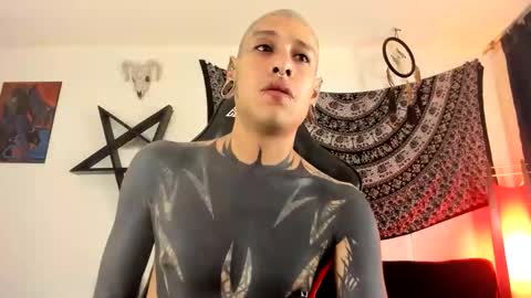 Snapshot of ink_u_buzz chatting on 11/30/25, 08:51 Dani online show from 11/30/25, 08:51