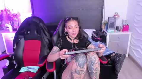 inkedsinners_ online show from 06/19/26, 02:05