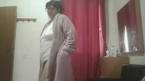 inna46_ online show from 10/20/25, 08:59