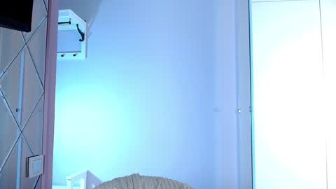 Lina online show from 12/19/24, 08:13