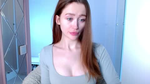 Lina online show from 01/09/25, 10:52