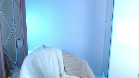 Lina online show from 02/14/25, 09:21