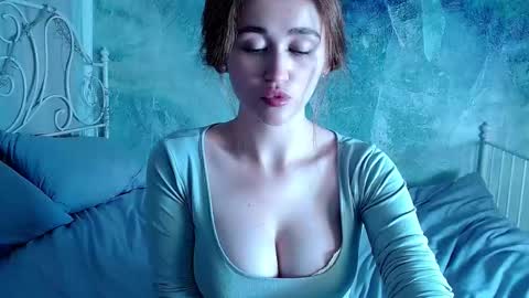 Lina online show from 09/12/25, 12:38